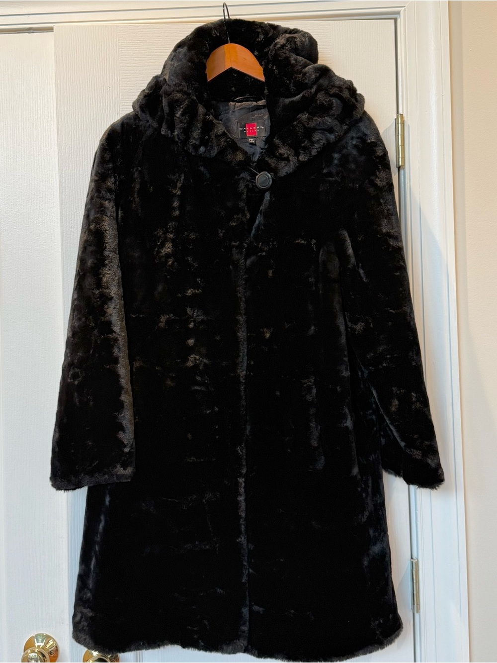 Gallery Black Faux Fur Hooded Coat🖤